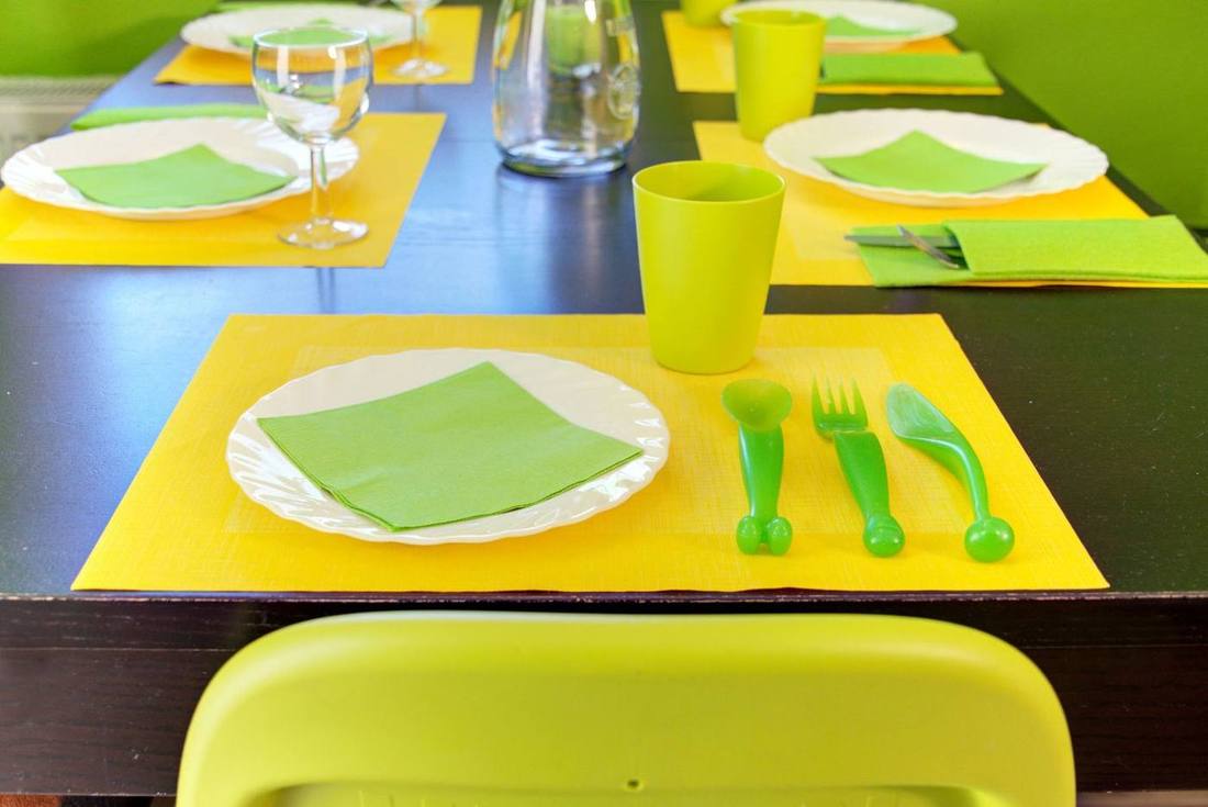Kinderhochstuhl mit passendem Besteck in der Ferienwohnung Gänseblümchen